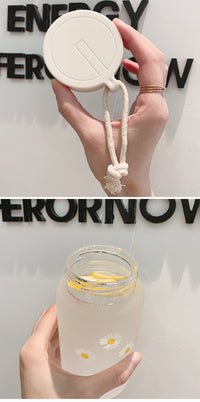 1pc Creative Daisy Frosted Plastic Water Bottle - 17.60oz Transparent Gift Bottle for Healthy Hydration